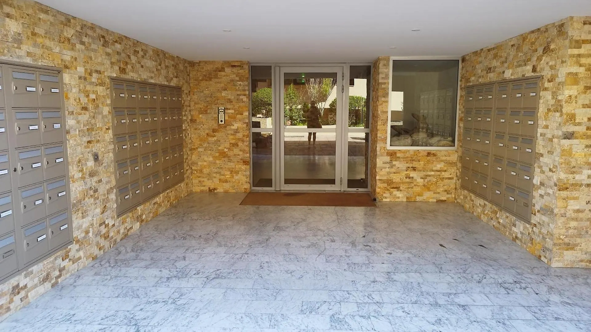 Апартаменты Charmant T2 Rd Jardin Grande Terrasse Coeur Ville Plage 2 M Clim Garage Wifi Сент-Максим